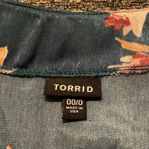 Torrid Brand Teal Blue Floral Satin Open Front Boho Kimono, 00/0 (M/L) - Picture 3 of 5